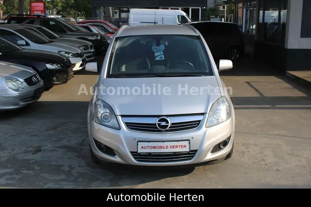 Gebraucht Opel Zafira Selection 140 PS (102 kW) 2011 Silber Van / Kleinbus