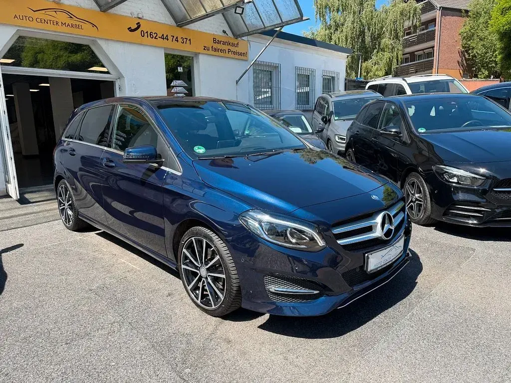 Gebraucht Mercedes B200 136 PS (100 kW) 2016 Blau Kleinwagen