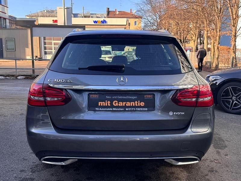 Gebraucht Mercedes C300e 306 PS (225 kW) 2021 Grau Kombi