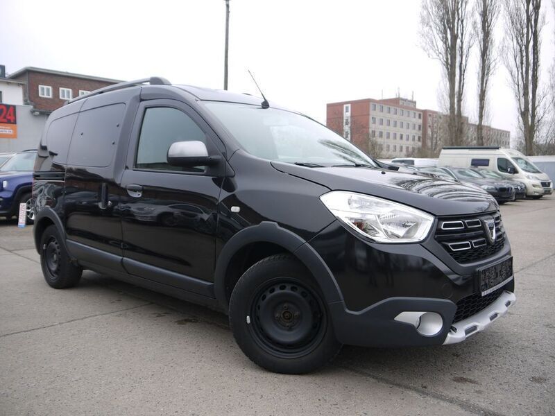 Schwarz Gebraucht 2019 Dacia Dokker Stepway Van | 8.999 € (Fairer Preis) - Bild 1/4