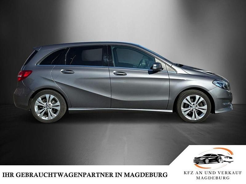 Gebraucht Mercedes B200 136 PS (100 kW) 2016 Grau Van / Kleinbus