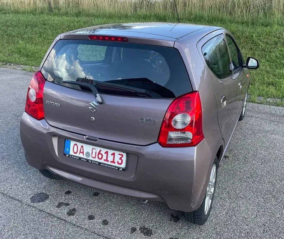 Gebraucht Suzuki Alto Club 68 PS (50 kW) 2010 Braun Kleinwagen
