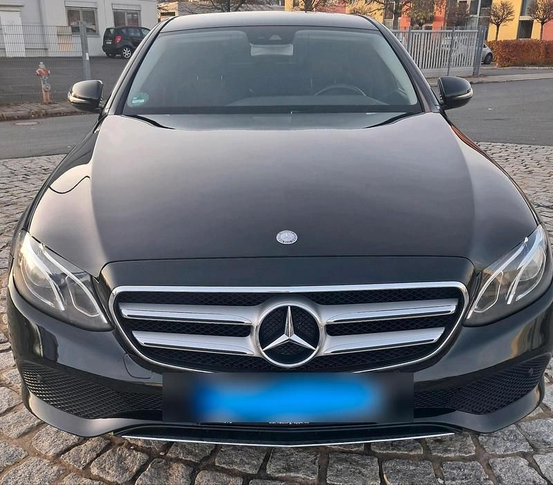 Gebraucht Mercedes E220 194 PS (142 kW) 2016 Schwarz Limousine