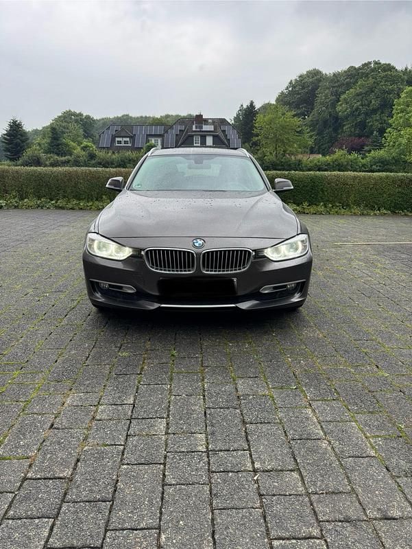 Braun Gebraucht 2014 BMW 320 Kombi | 6.500 € (Superpreis) - Bild 1/4