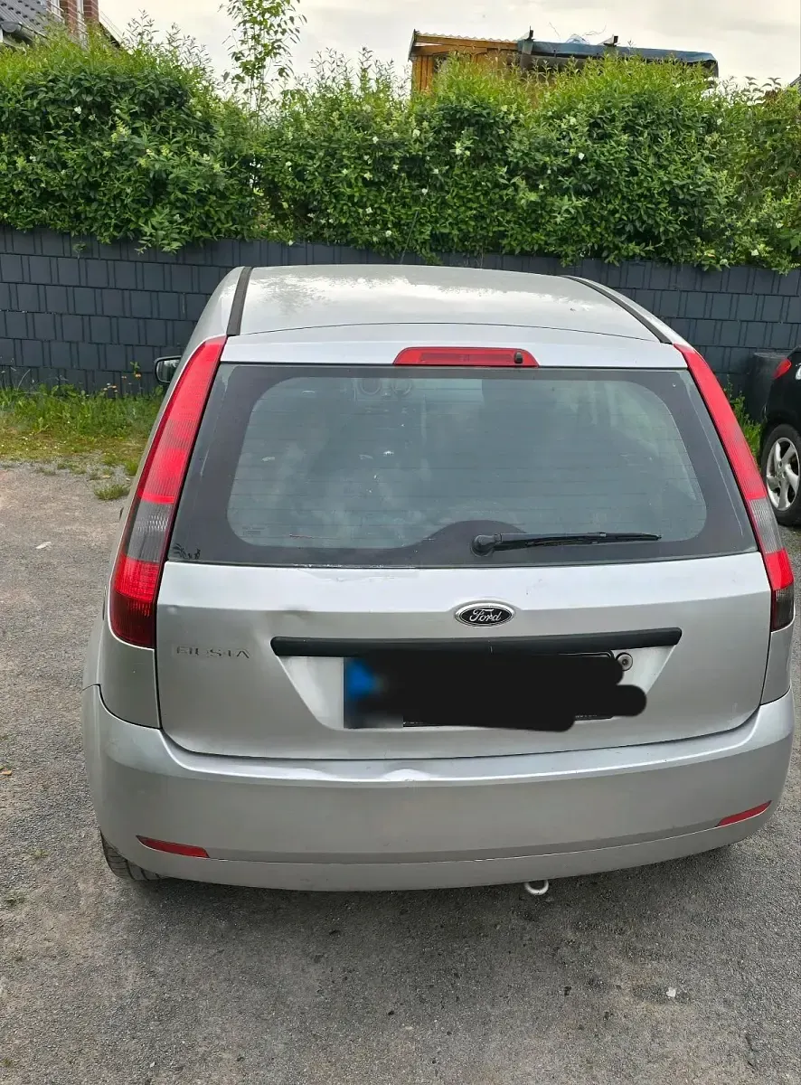Gebraucht Ford Fiesta 60 PS (44 kW) 2005 Silber Kleinwagen