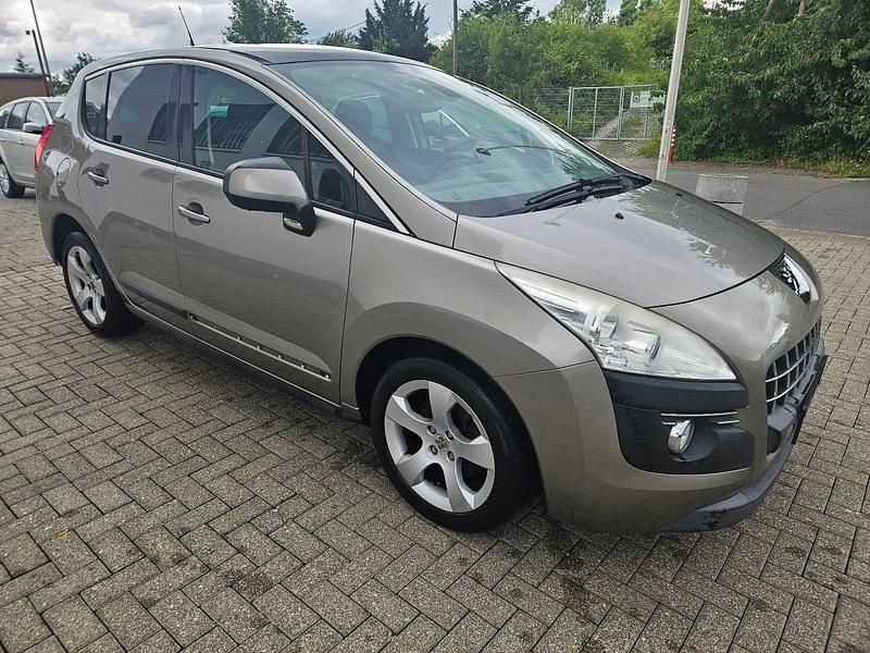 Grau Gebraucht 2012 Peugeot 3008 Active SUV | 3.590 € (Superpreis) - Bild 1/4
