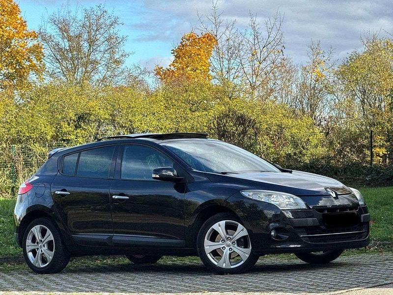 Other Gebraucht 2009 Renault Mégane III Dynamique Limousine | 3.900 € (Fairer Preis) - Bild 1/4