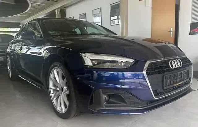 Gebraucht Audi A5 Sportback Ambiente 204 PS (150 kW) 2022 Blau Kleinwagen