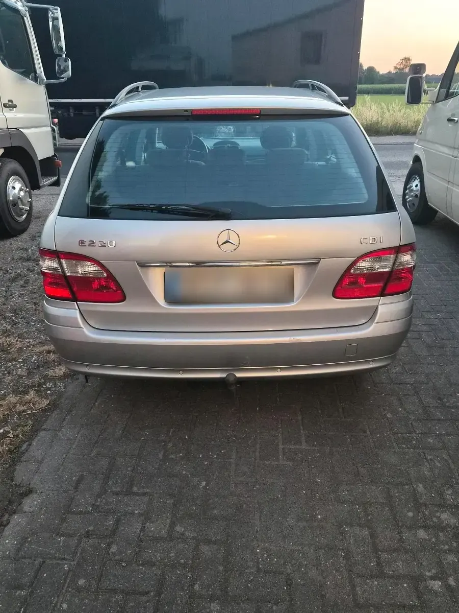 Gebraucht Mercedes E220 2004 Silber Kombi