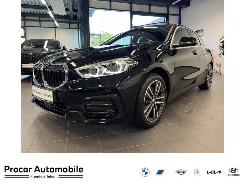 Schwarz Gebraucht 2022 BMW 118 Sport Line Kleinwagen | 24.900 € (Fairer Preis) - Bild 1/4