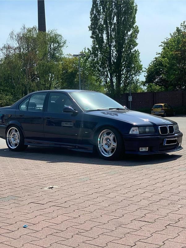 Blau Gebraucht 1996 BMW 328 M Sport Limousine | 8.999 € (Guter Preis) - Bild 1/4