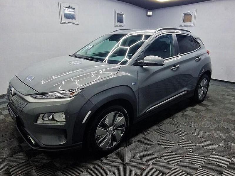 Grau Gebraucht 2020 Hyundai Kona Advantage SUV | 15.880 € (Guter Preis) - Bild 1/4