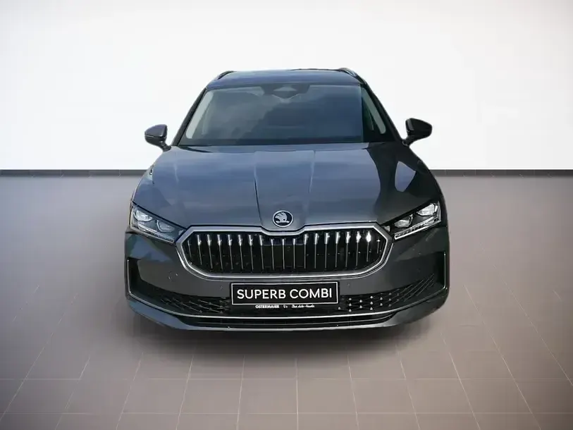 Gebraucht Skoda Superb Selection 204 PS (150 kW) 2024 Graphitegrau Kombi