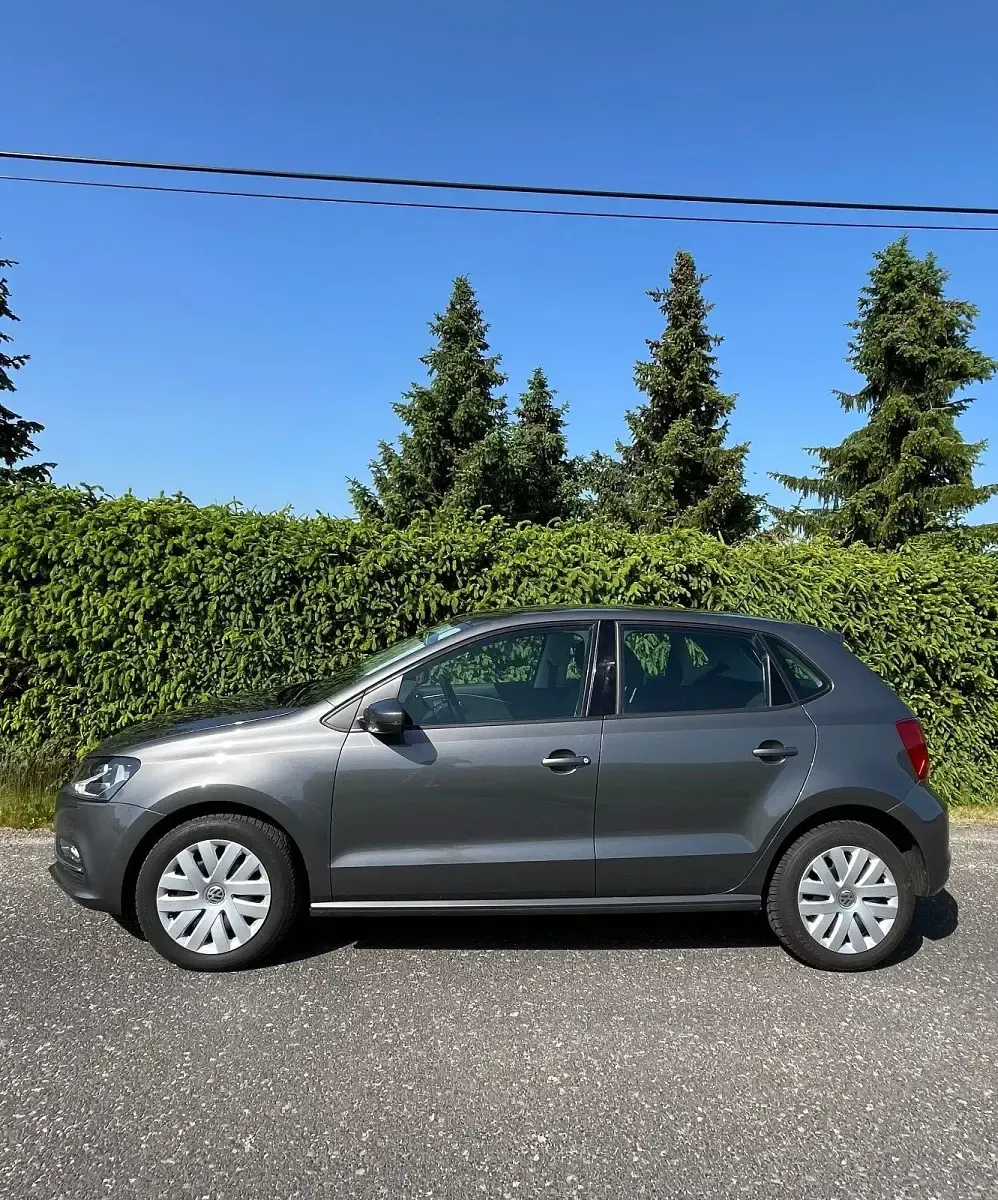 Gebraucht VW Polo 90 PS (66 kW) 2015 Silber Kleinwagen
