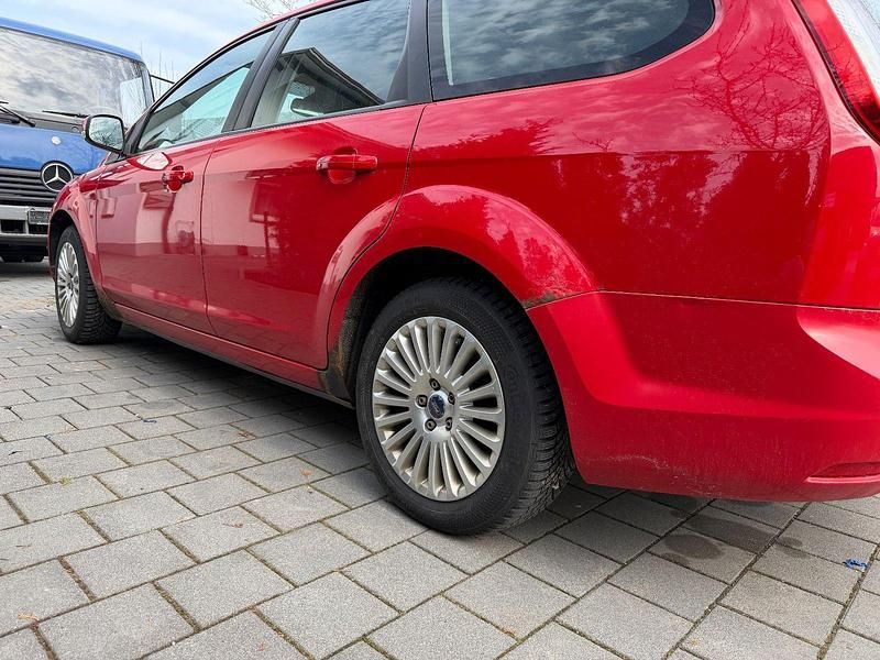 Second-hand Ford Focus Titanium 145 CP (106 kW) 2009 Roșu Break