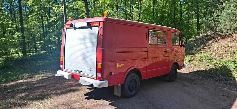 Second-hand VW LT 75 CP (55 kW) 1989 Roșu Monovolum