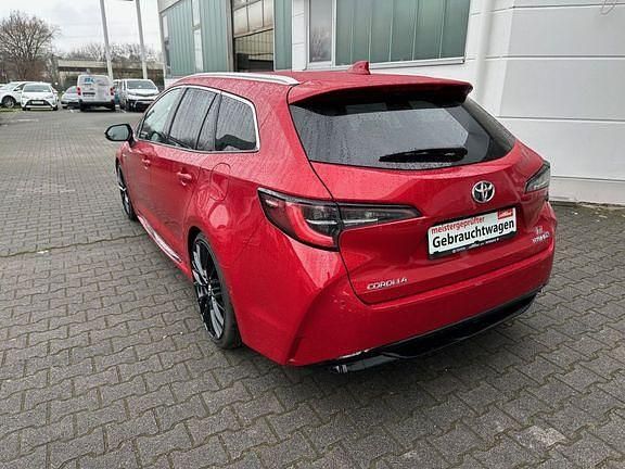 Gebraucht Toyota Corolla Basis 184 PS (135 kW) 2020 Karminarot metallic Kombi
