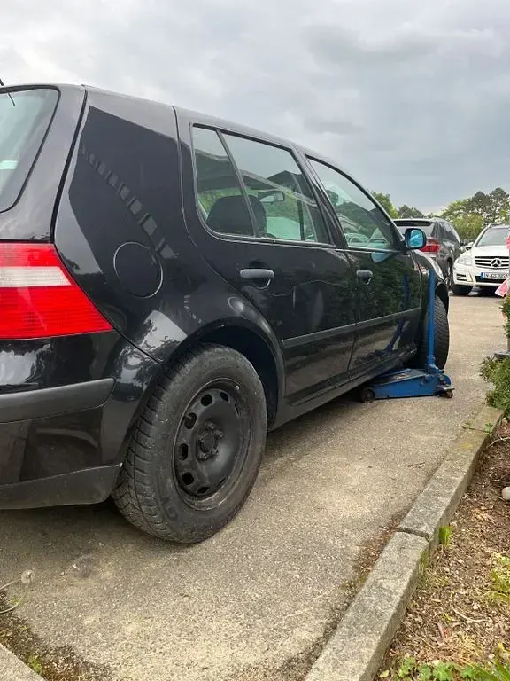 Gebraucht VW Golf IV Basis 75 PS (55 kW) 2004 Schwarz Kombi