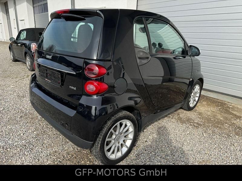 Gebraucht Smart ForTwo Coupé 61 PS (44 kW) 2010 Schwarz Coupé