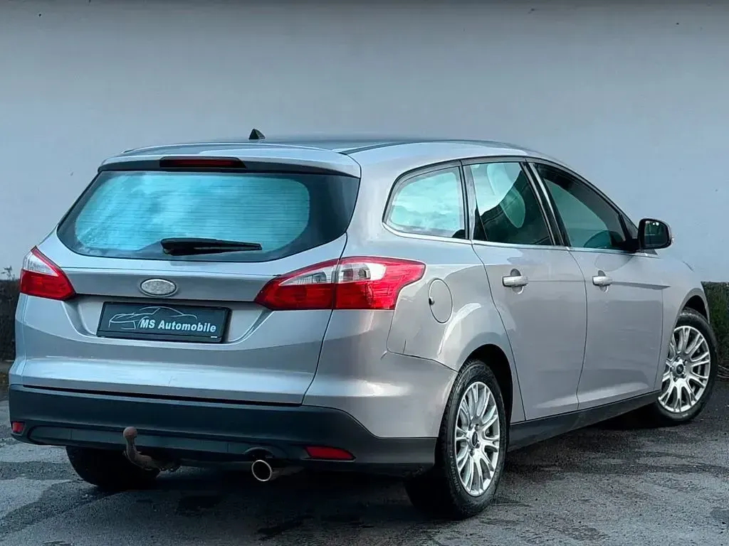 Gebraucht Ford Focus Titanium 116 PS (85 kW) 2012 Silber Limousine
