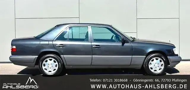 Second-hand Mercedes E250 113 CP (83 kW) 1994 Albastru Berlinǎ