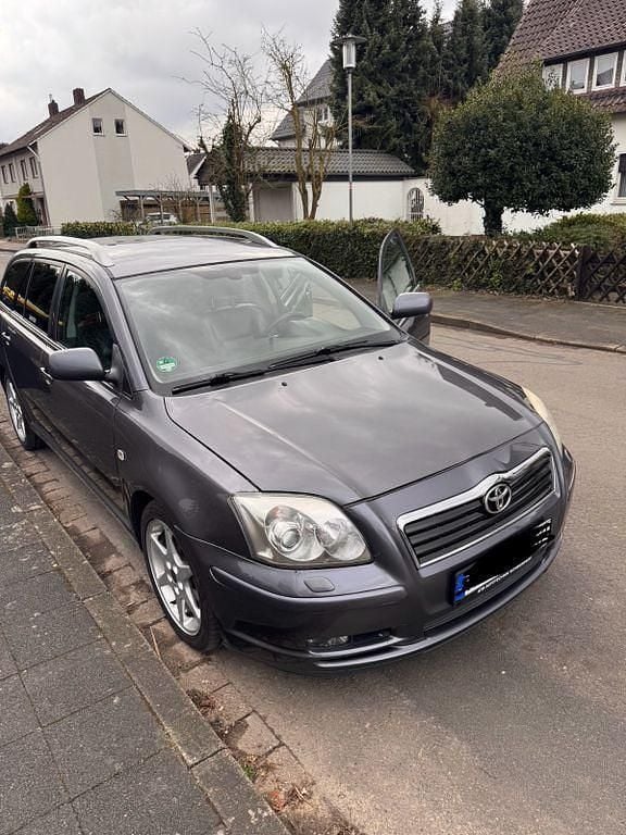Silber Gebraucht 2006 Toyota Avensis Kombi | 1.050 € (Superpreis) - Bild 1/4