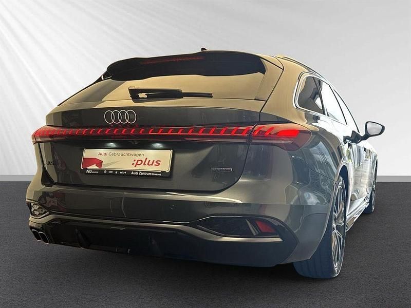 Neu Audi A5 Ambiente 204 PS (150 kW) 2025 Daytonagrau perleffekt Coupé