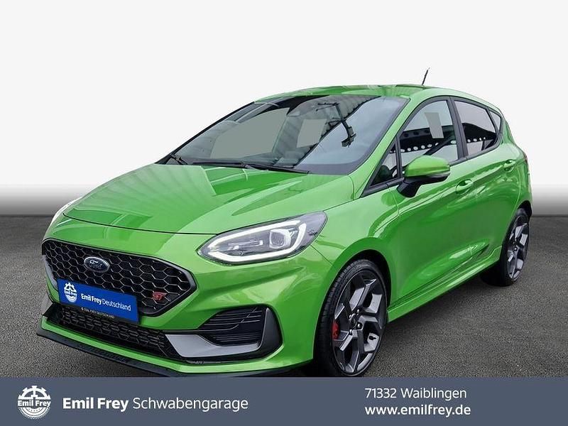 Lackierung: mean green metalli Gebraucht 2022 Ford Fiesta Performance Edition Limousine | 24.880 € - Bild 1/4
