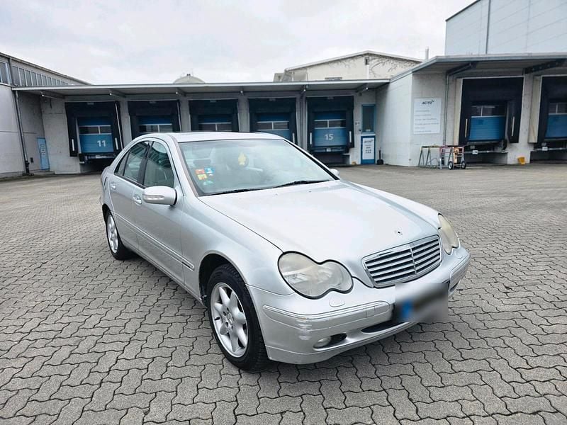 Gebraucht Mercedes C220 143 PS (105 kW) 2001 Silber Limousine