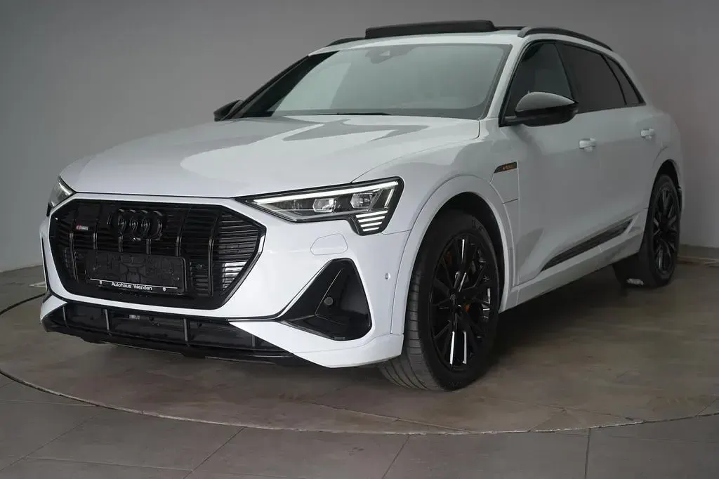 Gebraucht Audi e-tron Black Edition 300 kW (408 PS) 2023 Weiß SUV