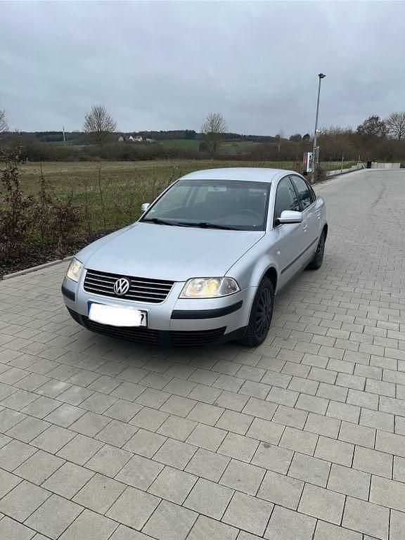 Gebraucht VW Passat Basis 102 PS (75 kW) 2001 Silber Limousine