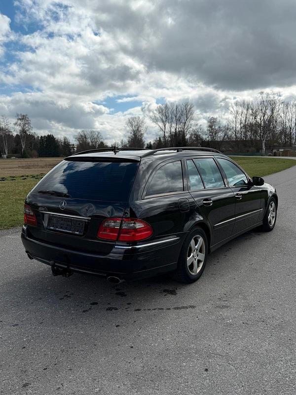 Second-hand Mercedes E320 224 CP (164 kW) 2007 Negru Break