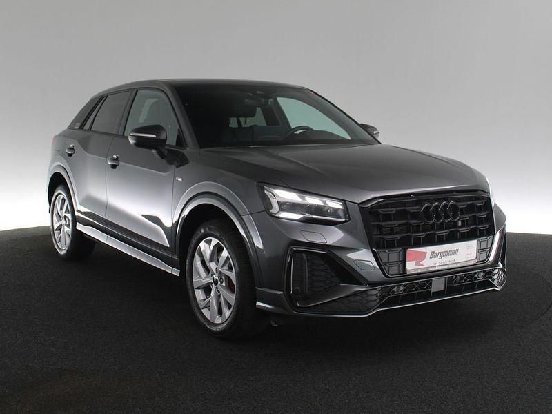 Gebraucht Audi Q2 S-Line 150 PS (110 kW) 2025 Grau / daytonagrau perleffekt SUV