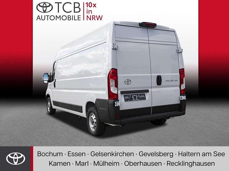 Gebraucht Toyota Proace 140 PS (102 kW) 2024 Weiß Van / Kleinbus