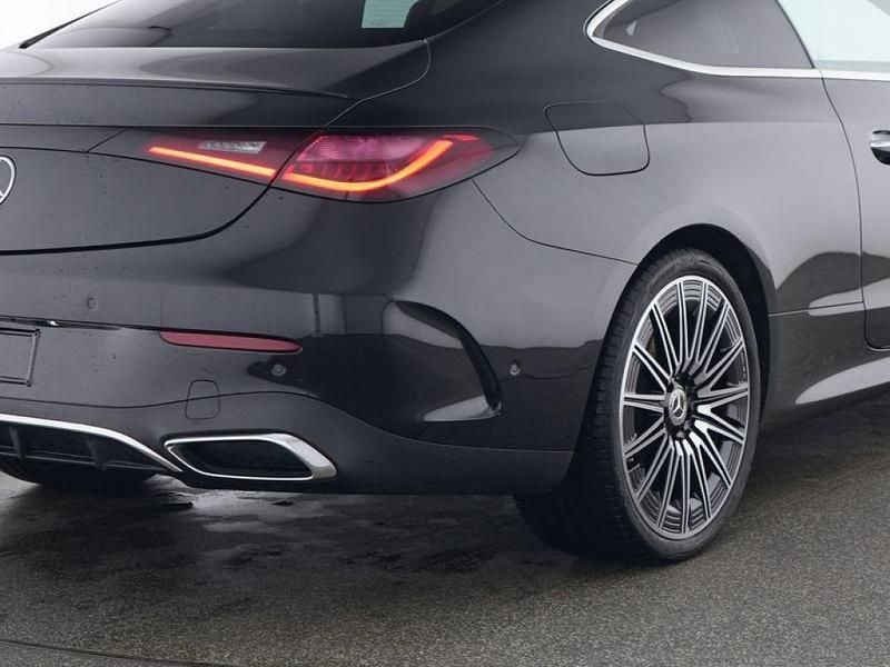 Gebraucht Mercedes 200 AMG 204 PS (150 kW) 2024 Metalliclack obsidianschwarz (metallic) Coupé