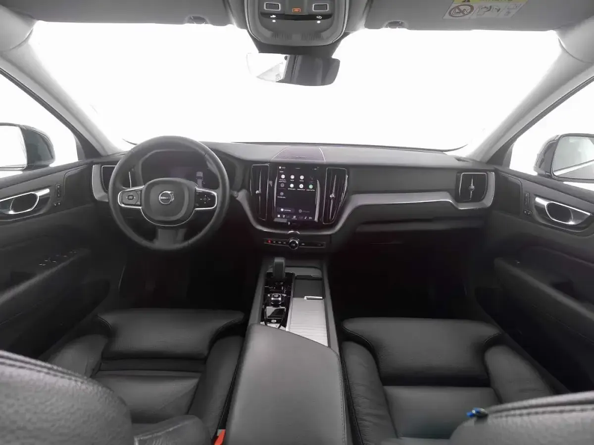Gebraucht Volvo XC60 145 PS (106 kW) 2023 SUV