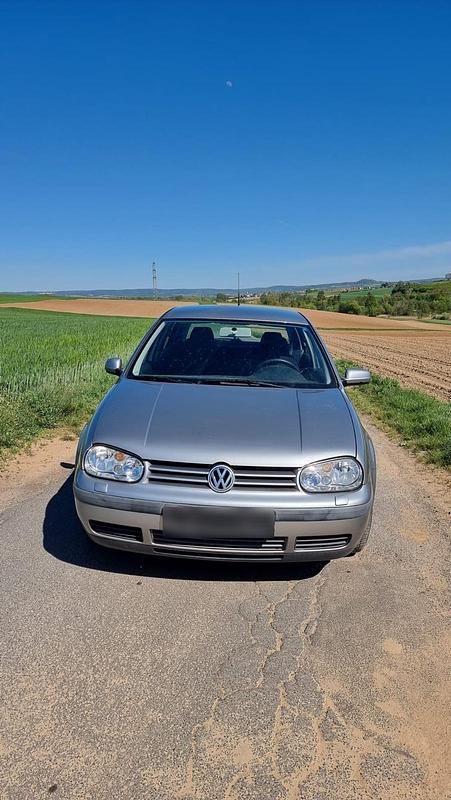 Usata VW Golf IV 75 CV (55 kW) 2002 Grigio Utilitaria