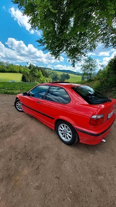 Rot Gebraucht 1997 BMW 316 Compact Kleinwagen | 1.090 € (Fairer Preis) - Bild 1/4