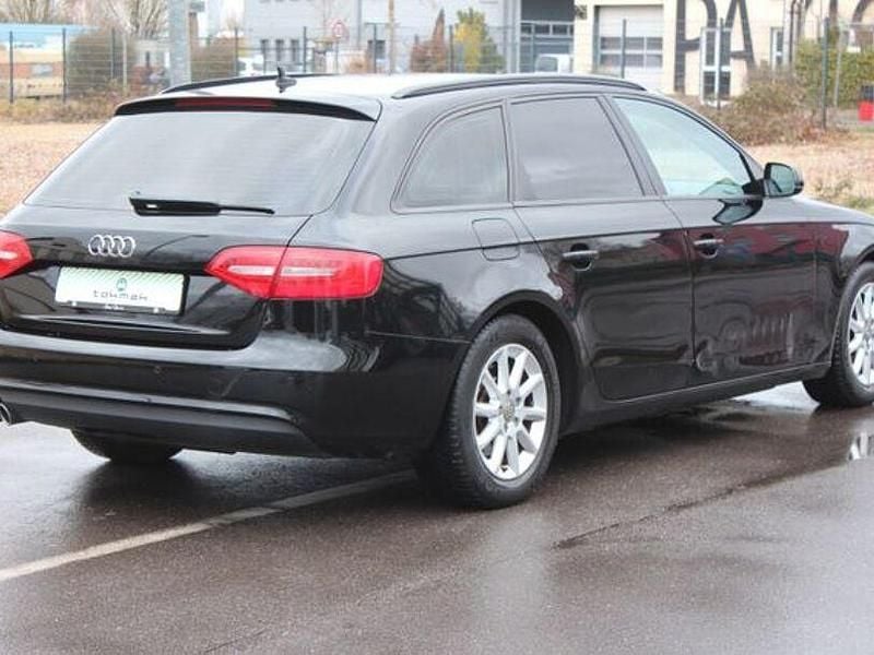 Gebraucht Audi A4 Attraction 136 PS (100 kW) 2015 Andere Limousine