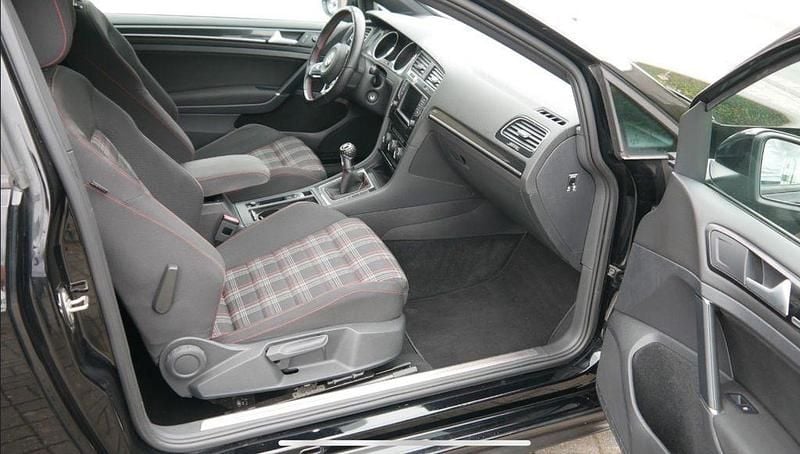 Gebraucht VW Golf VII GTI 230 PS (169 kW) 2016 Schwarz Limousine