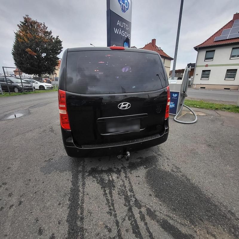 Gebraucht Hyundai H-1 170 PS (125 kW) 2009 Schwarz Van / Kleinbus