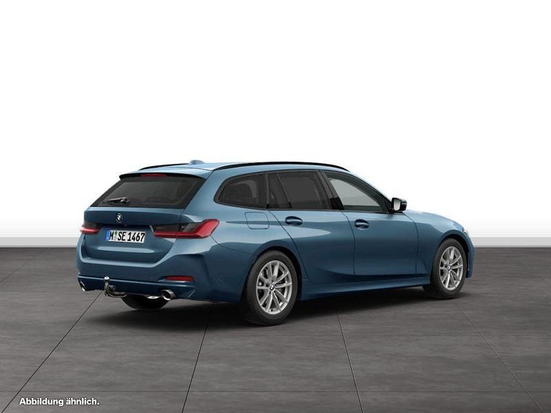 Blau Gebraucht 2025 BMW 318 Comfort Edition Kombi | 38.654 € (Fairer Preis) - Bild 1/1