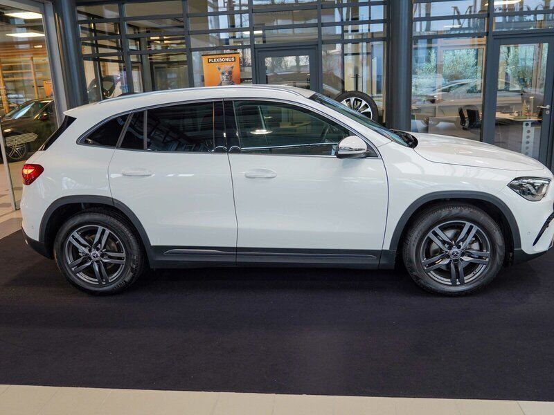 Gebraucht Mercedes GLA200 Advanced 150 PS (110 kW) 2023 Weiß SUV
