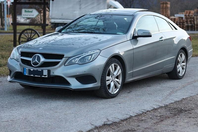 Usata Mercedes E350 252 CV (185 kW) 2013 Grigio Coupé