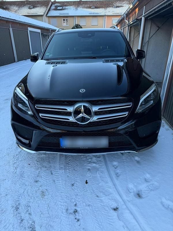 Schwarz Gebraucht 2018 Mercedes GLE350 AMG line SUV | 23.900 € (Superpreis) - Bild 1/4