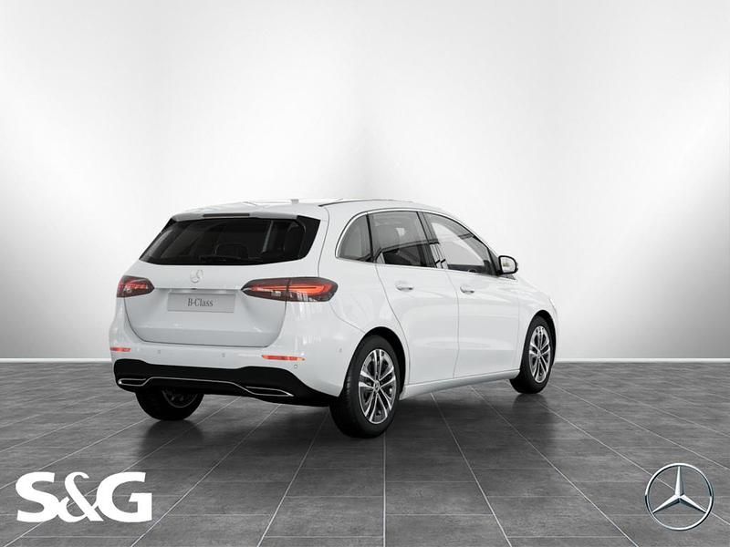 Gebraucht Mercedes B200 Progressive 163 PS (119 kW) 2024 Unilack polarweiß Van / Kleinbus