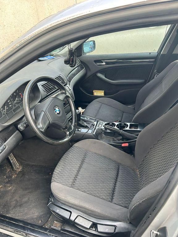 Gebraucht BMW 320 150 PS (110 kW) 1998 Silber Limousine