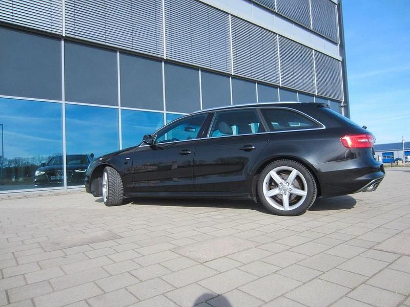 Gebraucht Audi A4 S-Line 177 PS (130 kW) 2014 Schwarz Kombi