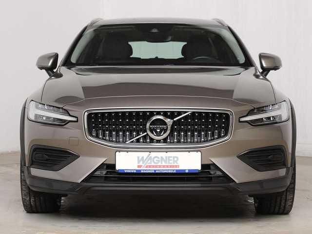 Gebraucht Volvo V60 CC 145 PS (106 kW) 2022 Kombi