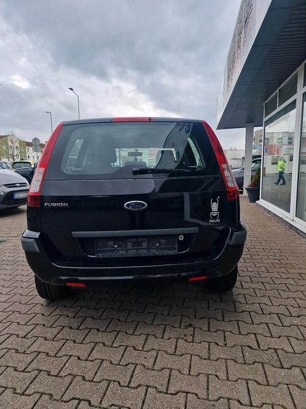 Gebraucht Ford Fusion 80 PS (58 kW) 2009 Schwarz Kleinwagen